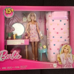Barbie Bedroom Playset Doll Blond Hair Bed & Vanity Furniture, Accessories NEW